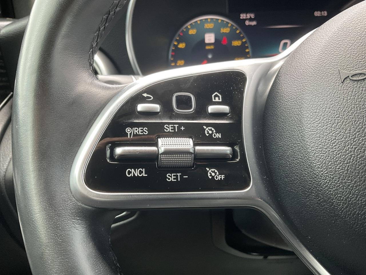 2020 Mercedes-Benz GLC-Class GLC300 4MATIC - LTHR! NAV! BACK-UP CAM! BSM! PANO Photo