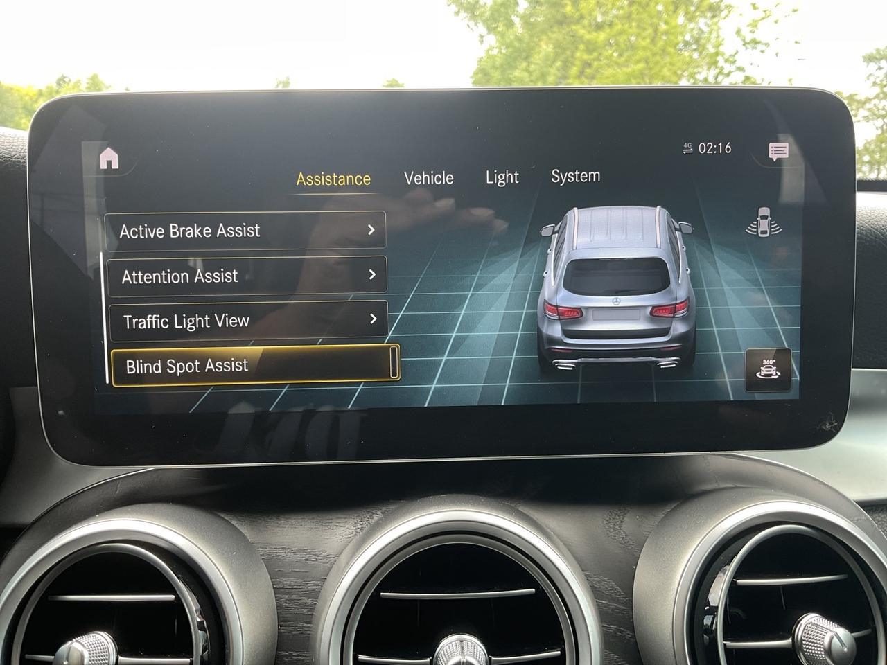 2020 Mercedes-Benz GLC-Class GLC300 4MATIC - LTHR! NAV! BACK-UP CAM! BSM! PANO Photo