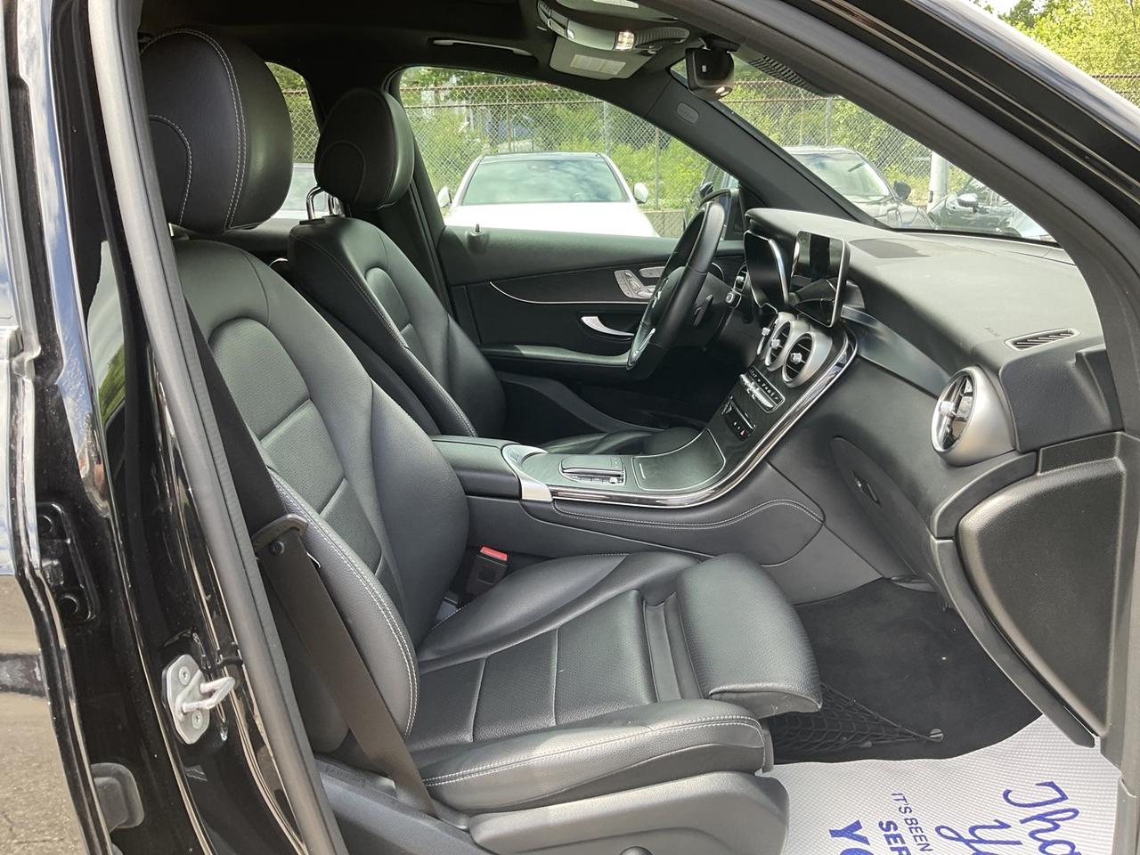 2020 Mercedes-Benz GLC-Class GLC300 4MATIC - LTHR! NAV! BACK-UP CAM! BSM! PANO Photo
