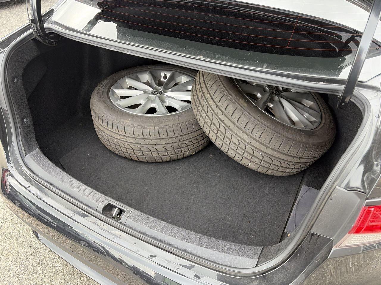 2022 Toyota Corolla LE SAFETY CERTIFIED   2 TIRE SETS   SUNROOF Photo