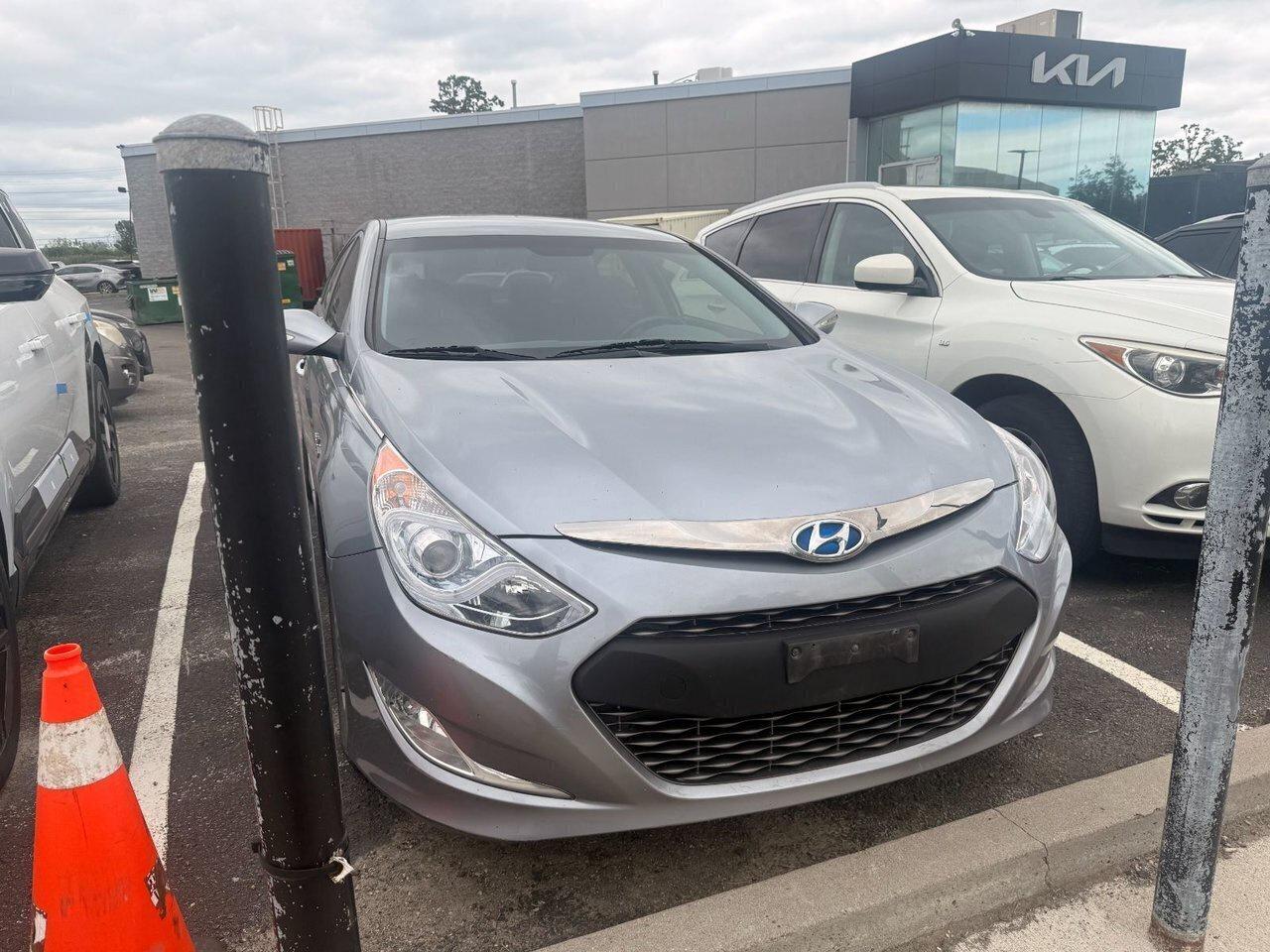 2014 Hyundai Sonata Hybrid at AS IS SPECIAL Photo