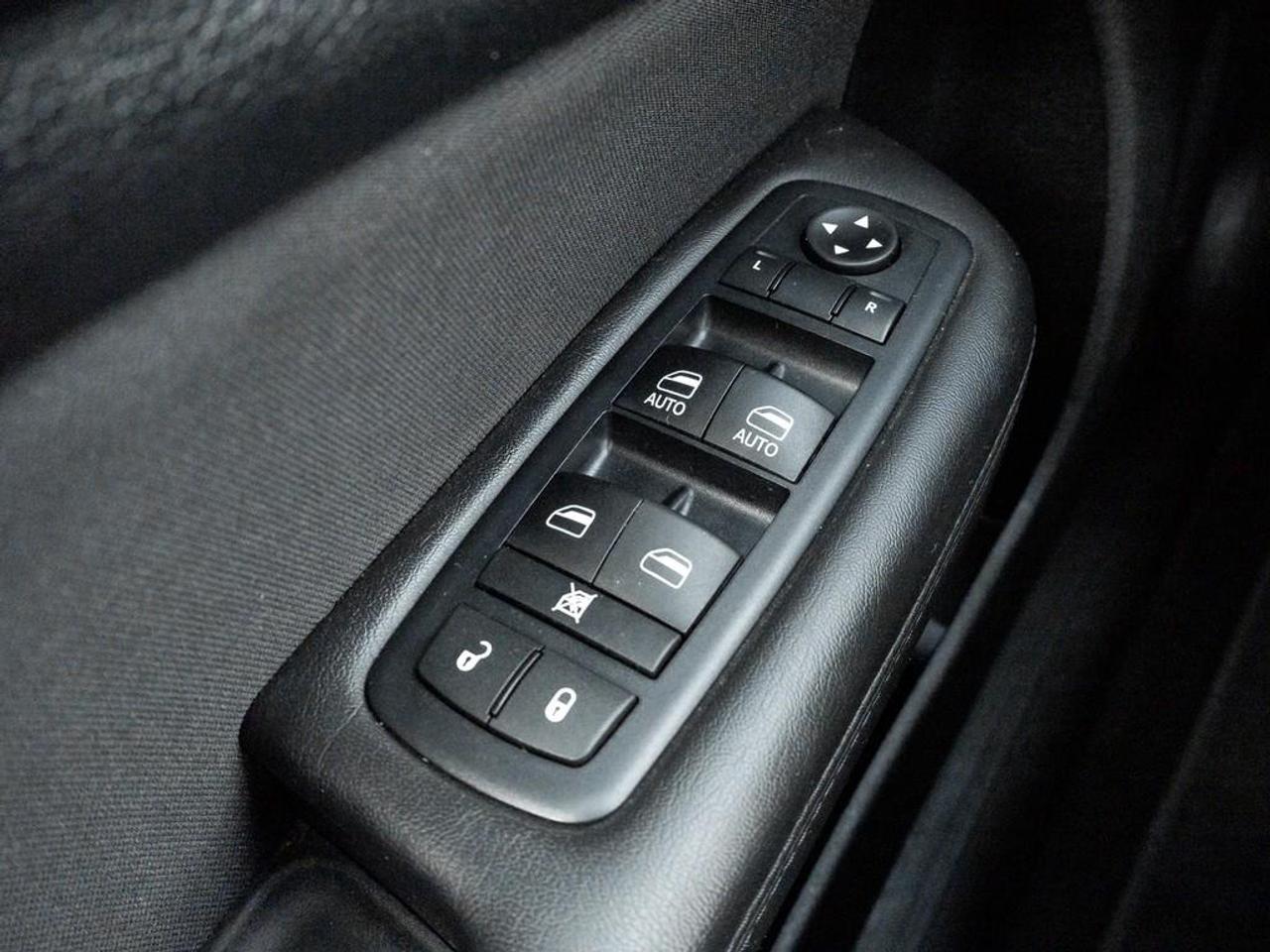 2015 Chrysler 200 Limited 4dr Front-wheel Drive Sedan Photo