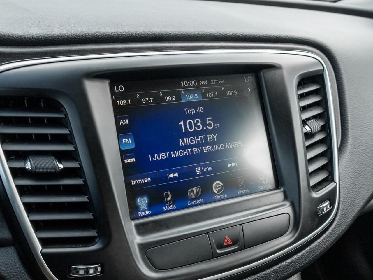 2015 Chrysler 200 Limited 4dr Front-wheel Drive Sedan Photo