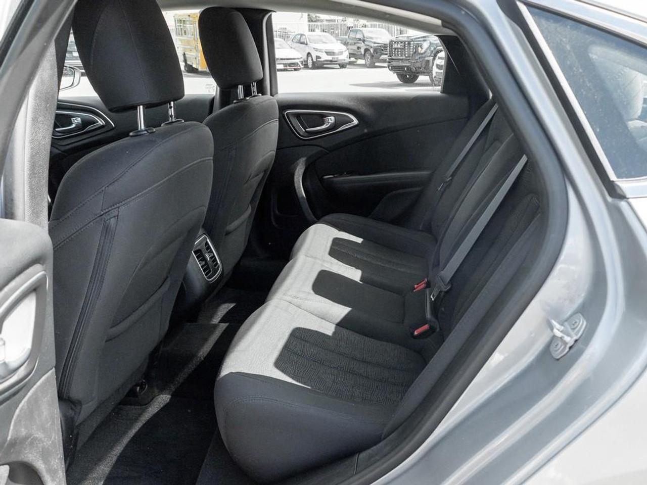 2015 Chrysler 200 Limited 4dr Front-wheel Drive Sedan Photo