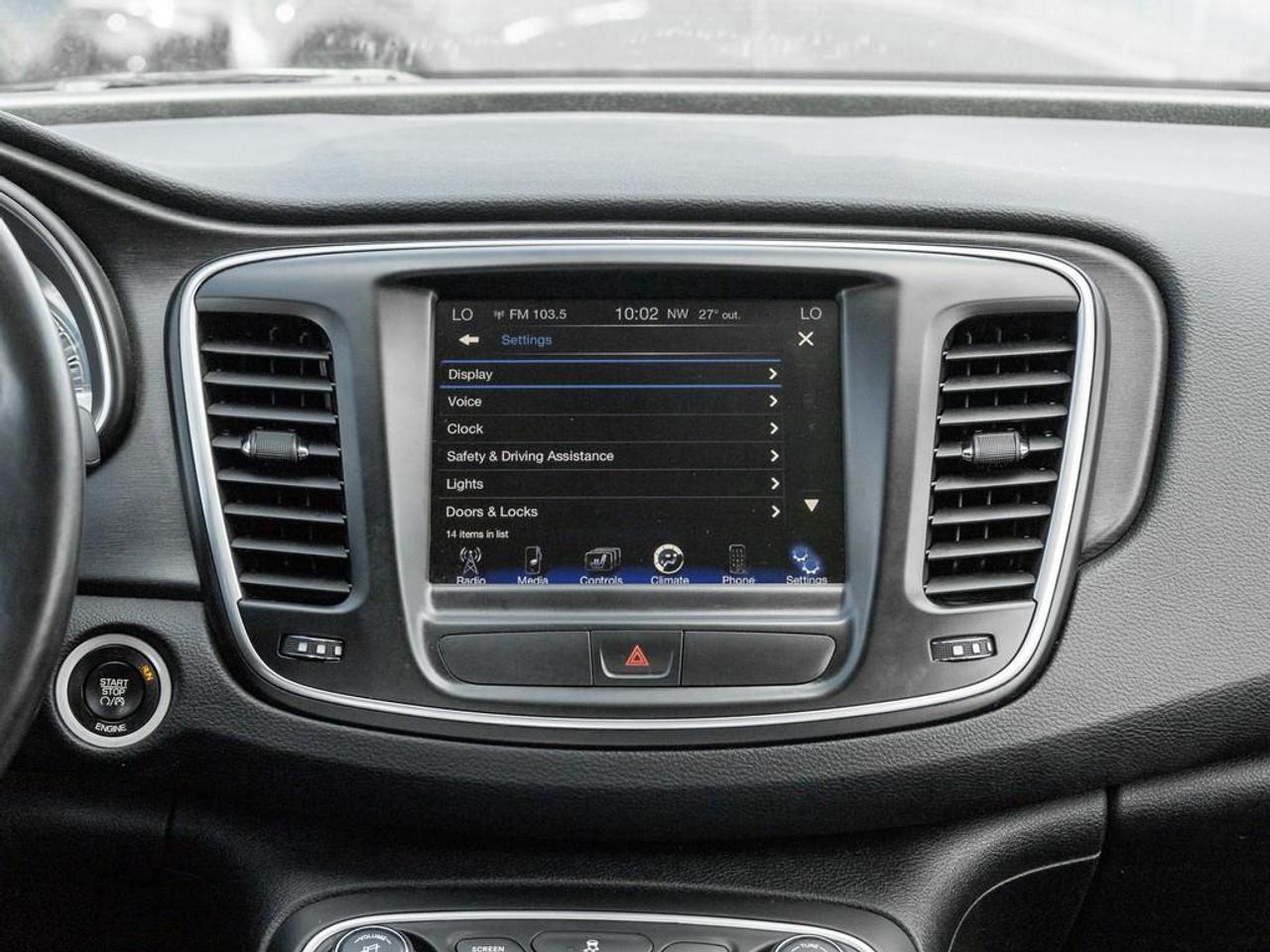 2015 Chrysler 200 Limited 4dr Front-wheel Drive Sedan Photo