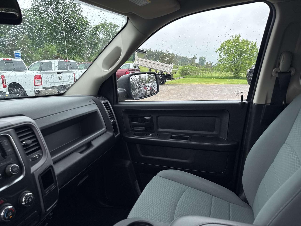 2019 RAM 1500 ST - cruise control Photo