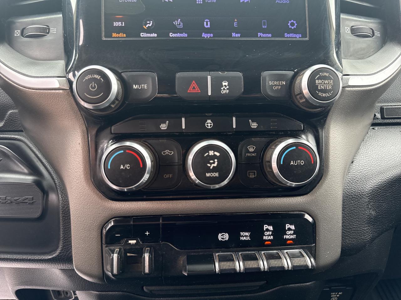2019 RAM 3500 Big Horn - tow pkg - htd seats /wheel Photo