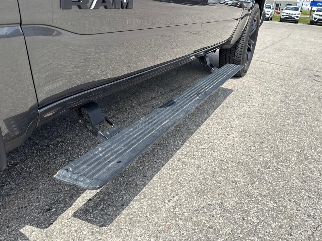 2024 RAM 1500 SPORT 4X4 CREW CAB 5'7" BOX Photo