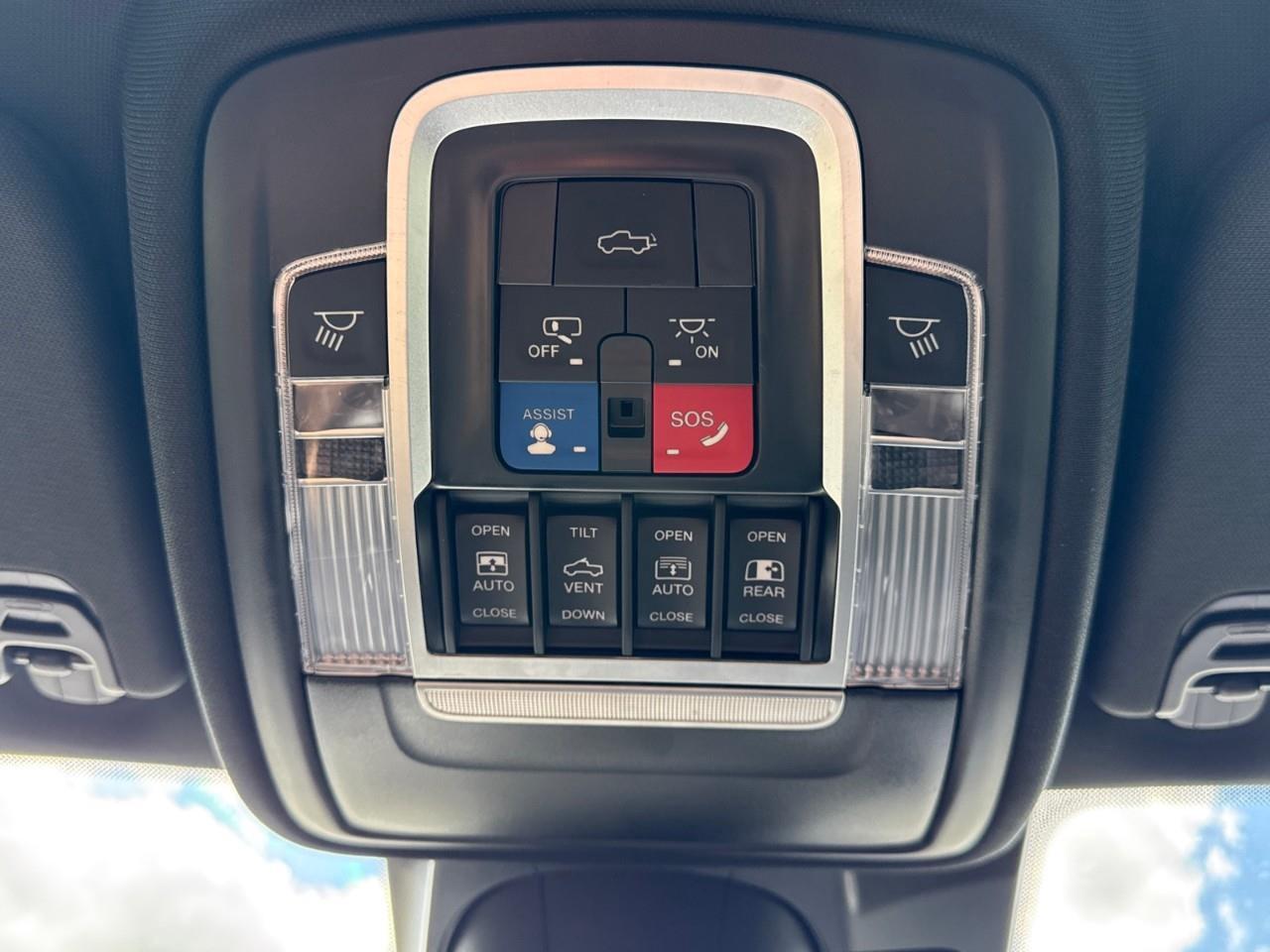 2024 RAM 1500 SPORT 4X4 CREW CAB 5'7" BOX Photo