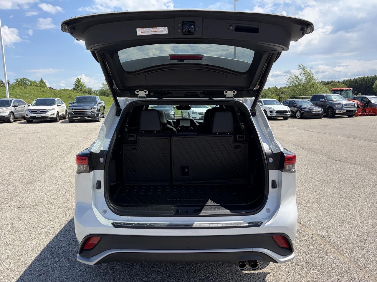 2023 Toyota Highlander XSE AWD   Sunroof   Leather   Heated Seats/S.Wheel Photo