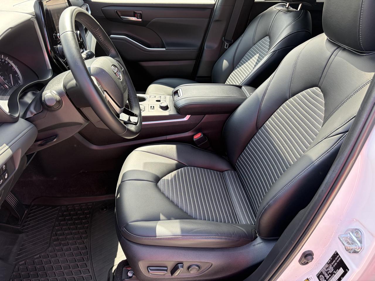 2023 Toyota Highlander XSE AWD   Sunroof   Leather   Heated Seats/S.Wheel Photo