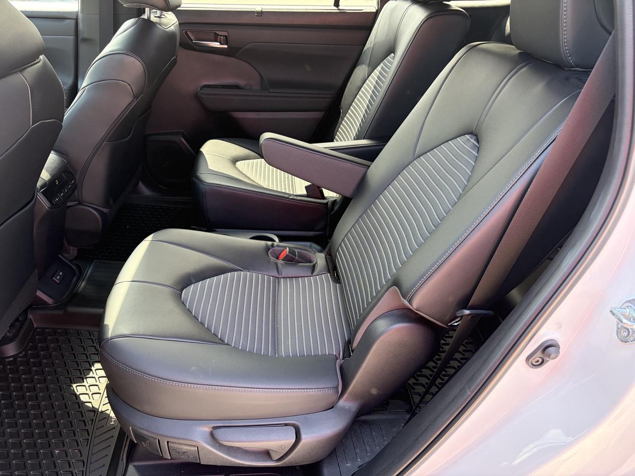2023 Toyota Highlander XSE AWD   Sunroof   Leather   Heated Seats/S.Wheel Photo