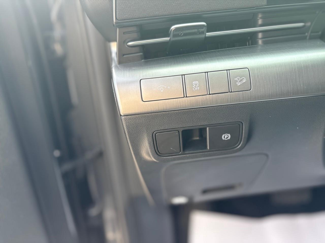 2024 Hyundai KONA 2.0L Preferred 4dr All-Wheel Drive Photo