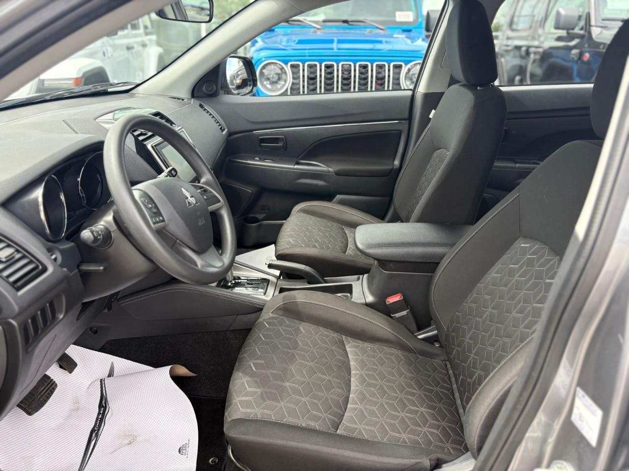 2024 Mitsubishi RVR ES 4dr AWC Photo