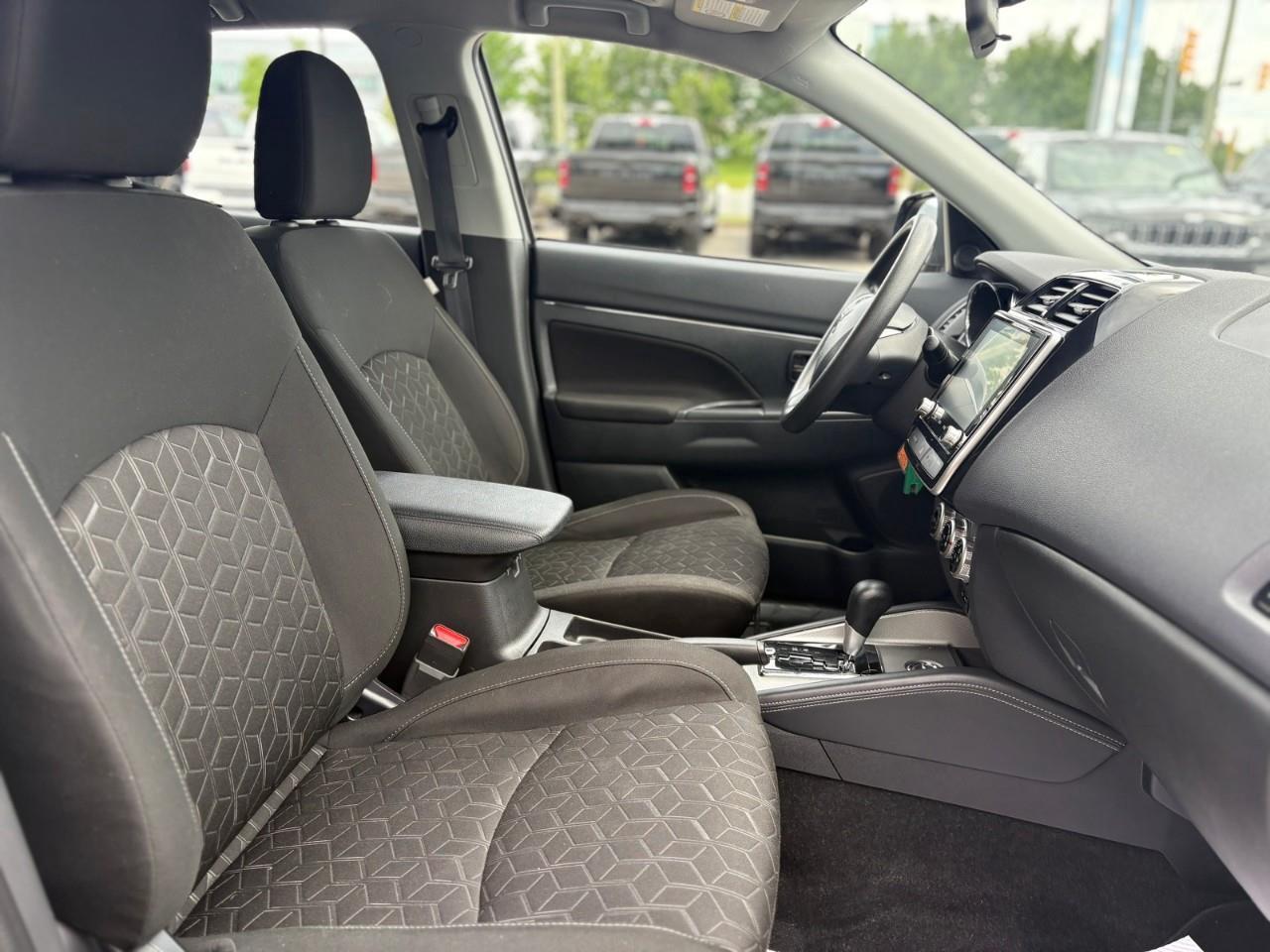 2024 Mitsubishi RVR ES 4dr AWC Photo
