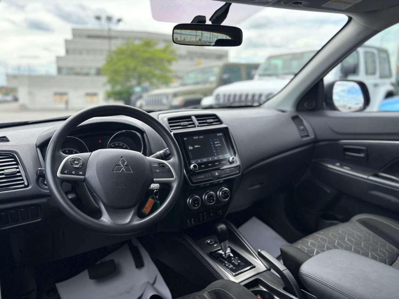 2024 Mitsubishi RVR ES 4dr AWC Photo