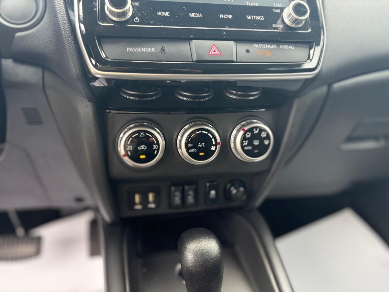 2024 Mitsubishi RVR ES 4dr AWC Photo