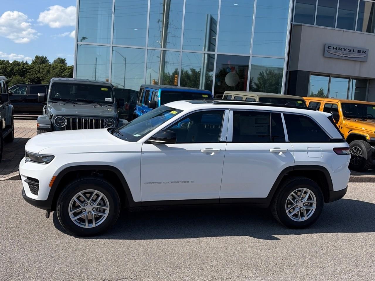 2026 Jeep Grand Cherokee Base 4dr 4x4 Photo