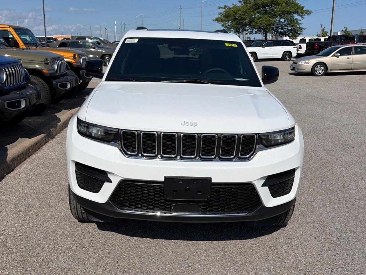 2026 Jeep Grand Cherokee Base 4dr 4x4 Photo