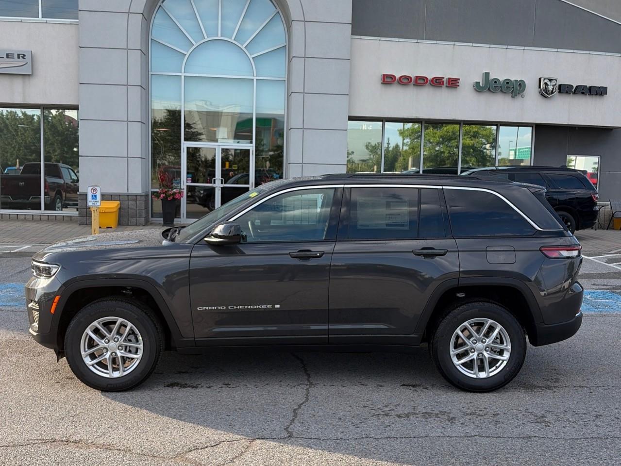 2026 Jeep Grand Cherokee Base 4dr 4x4 Photo