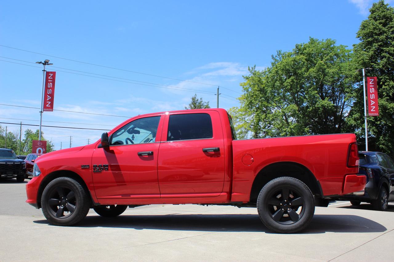 2021 RAM 1500 Classic HEMI, BACK UP CAMERA Photo2