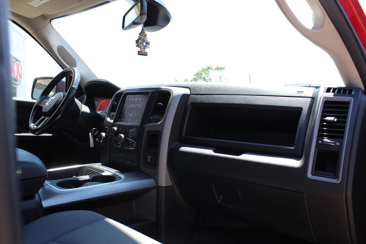 2021 RAM 1500 Classic HEMI, BACK UP CAMERA Photo