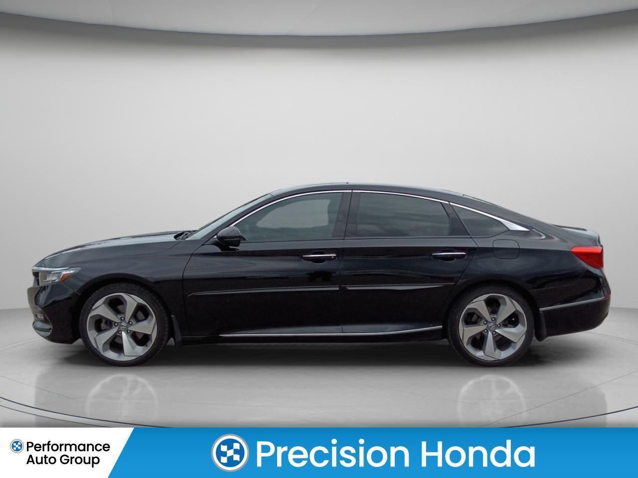 2018 Honda Accord TOURING NAVIGATION LEATHER SUNROOF Photo