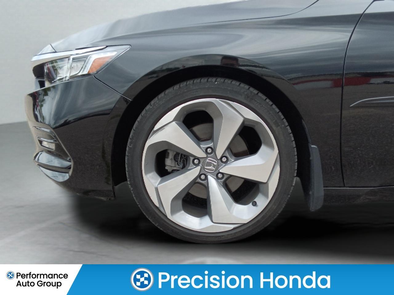 2018 Honda Accord TOURING NAVIGATION LEATHER SUNROOF Photo