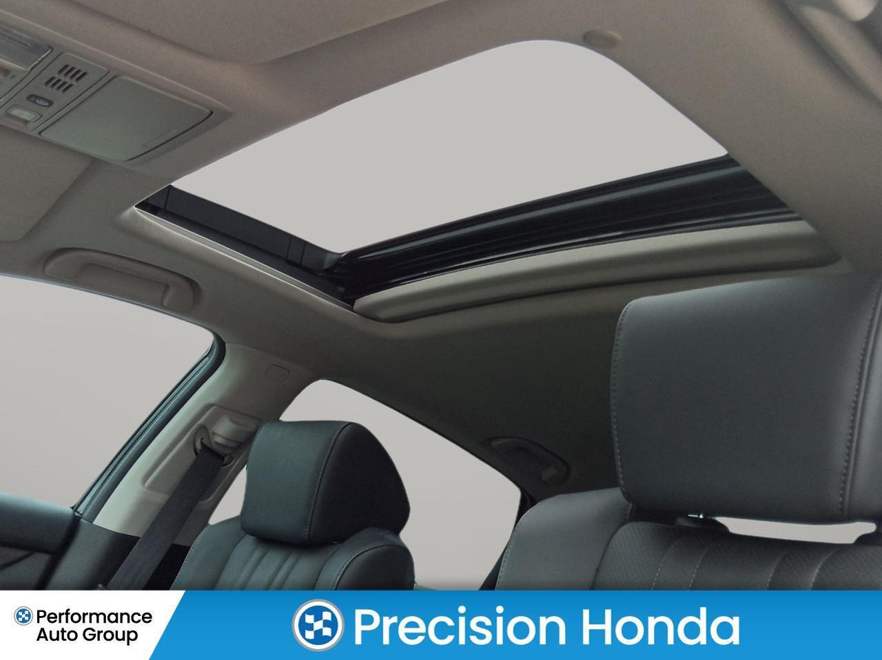 2018 Honda Accord TOURING NAVIGATION LEATHER SUNROOF Photo