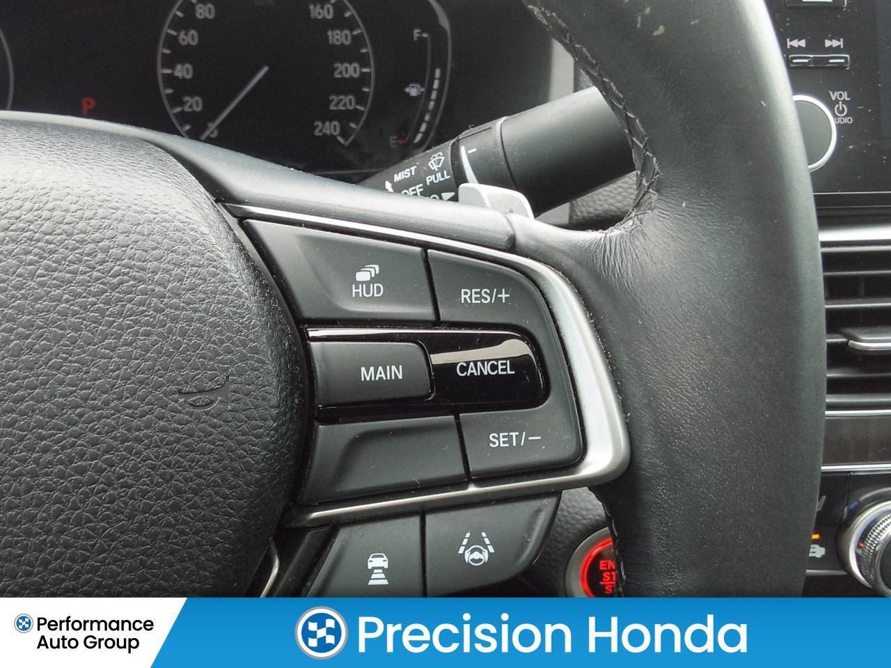 2018 Honda Accord TOURING NAVIGATION LEATHER SUNROOF Photo