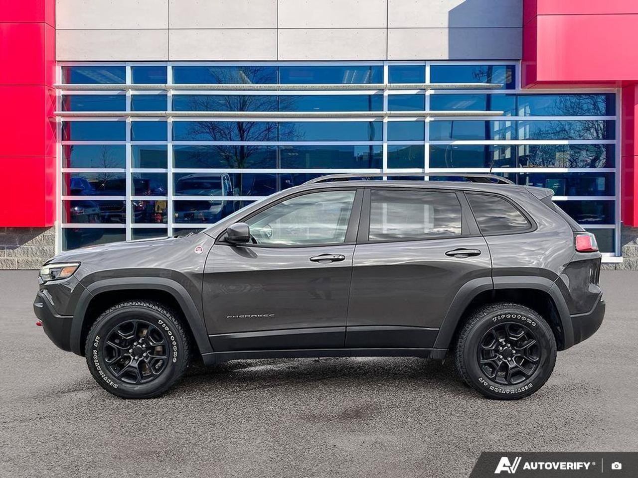 2020 Jeep Cherokee Trailhawk Elite | Leather | Navigation | Sunroof | Ventilated Seats | Power Liftgate | Tow Group | Photo