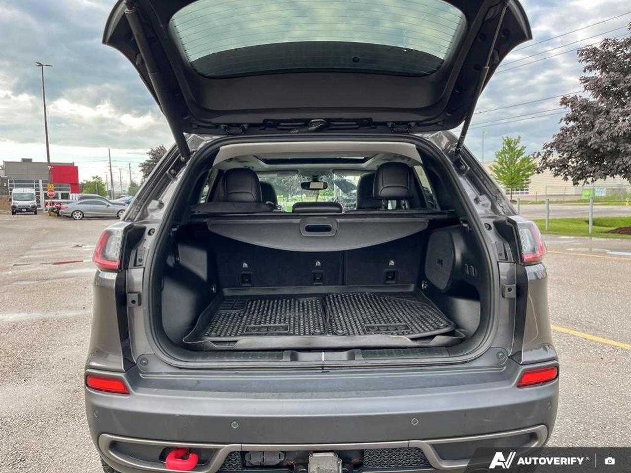 2020 Jeep Cherokee Trailhawk Elite | Leather | Navigation | Sunroof | Ventilated Seats | Power Liftgate | Tow Group | Photo