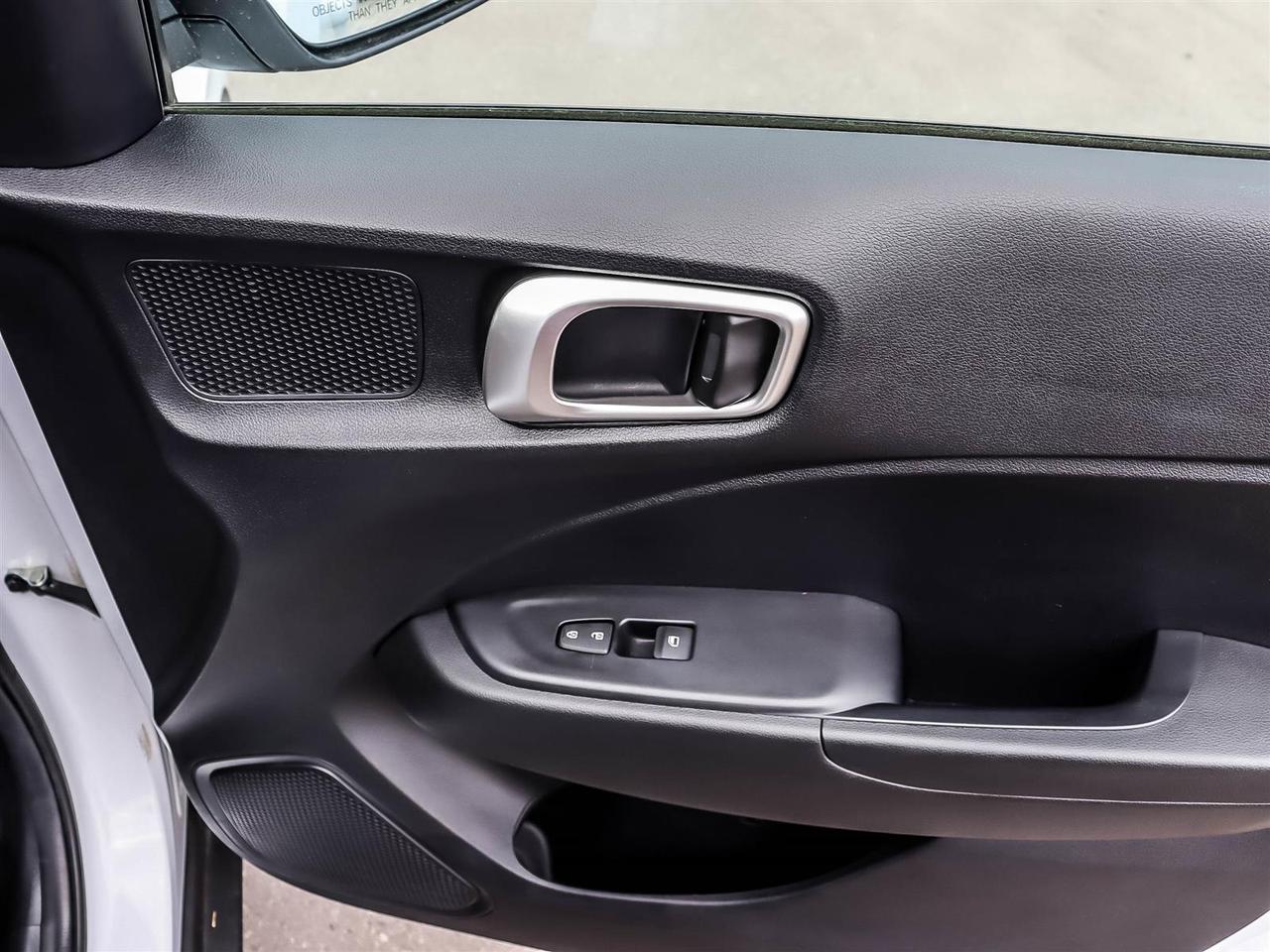 2022 Hyundai Venue Essential Photo