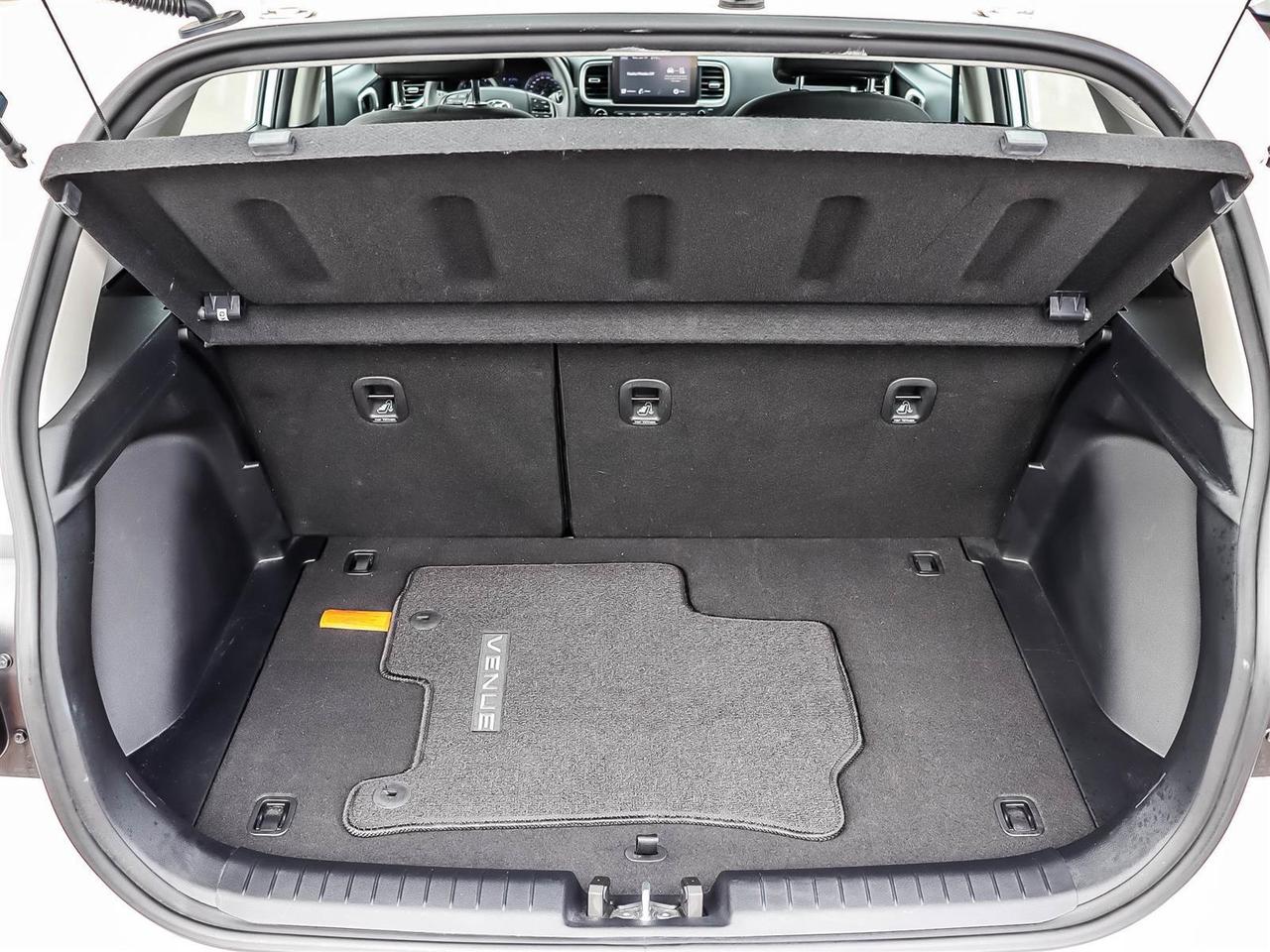 2022 Hyundai Venue Essential Photo