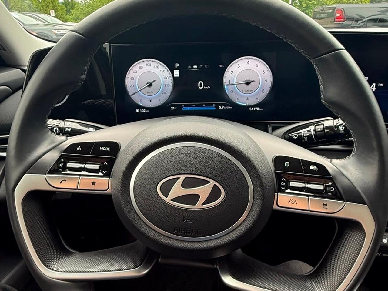 2024 Hyundai Elantra LUXURY   One Owner No Accidents   Local Trade Photo