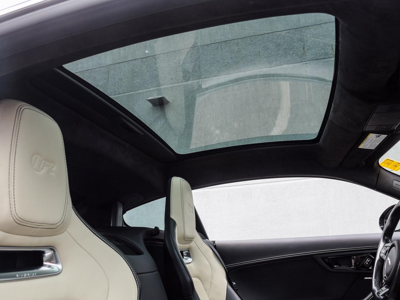2018 Jaguar F-Type R Photo