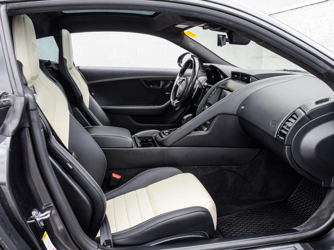 2018 Jaguar F-Type R Photo