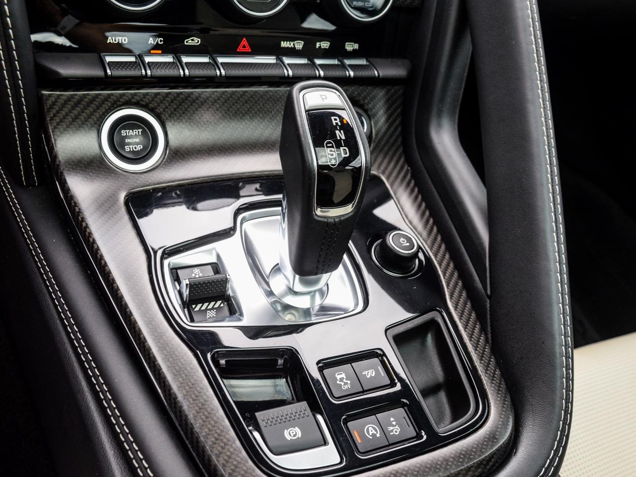 2018 Jaguar F-Type R Photo