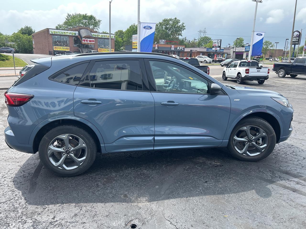2024 Ford Escape ST LINE 1.5L AWD TECH PKG ADAPTIVE CRUISE LOW KMS Photo