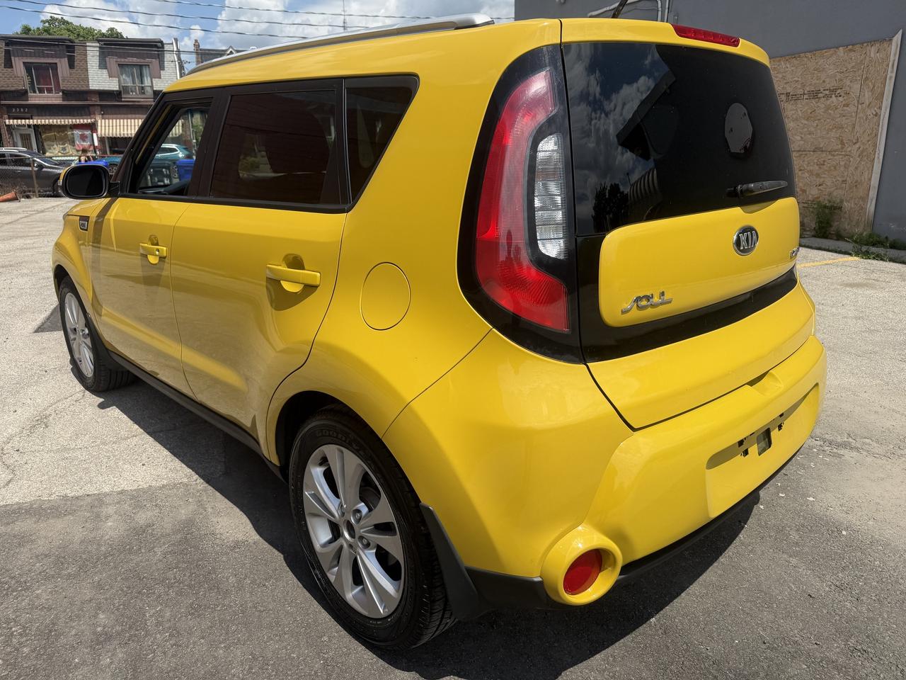 2015 Kia Soul 5dr Wgn Auto EX  COMES FULLY CERTIFIED ALL INC !! Photo