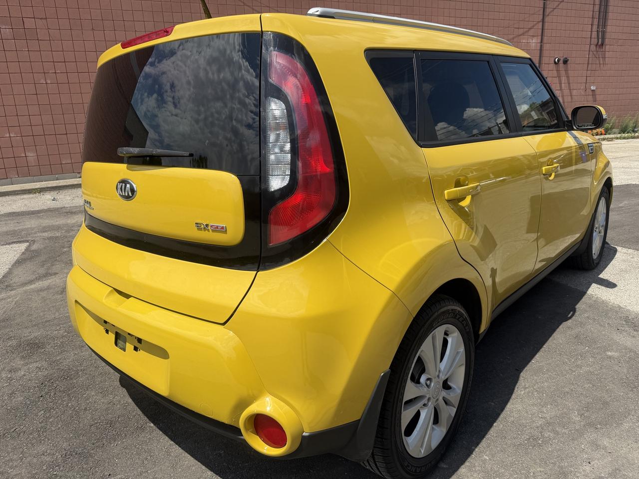 2015 Kia Soul 5dr Wgn Auto EX  COMES FULLY CERTIFIED ALL INC !! Photo