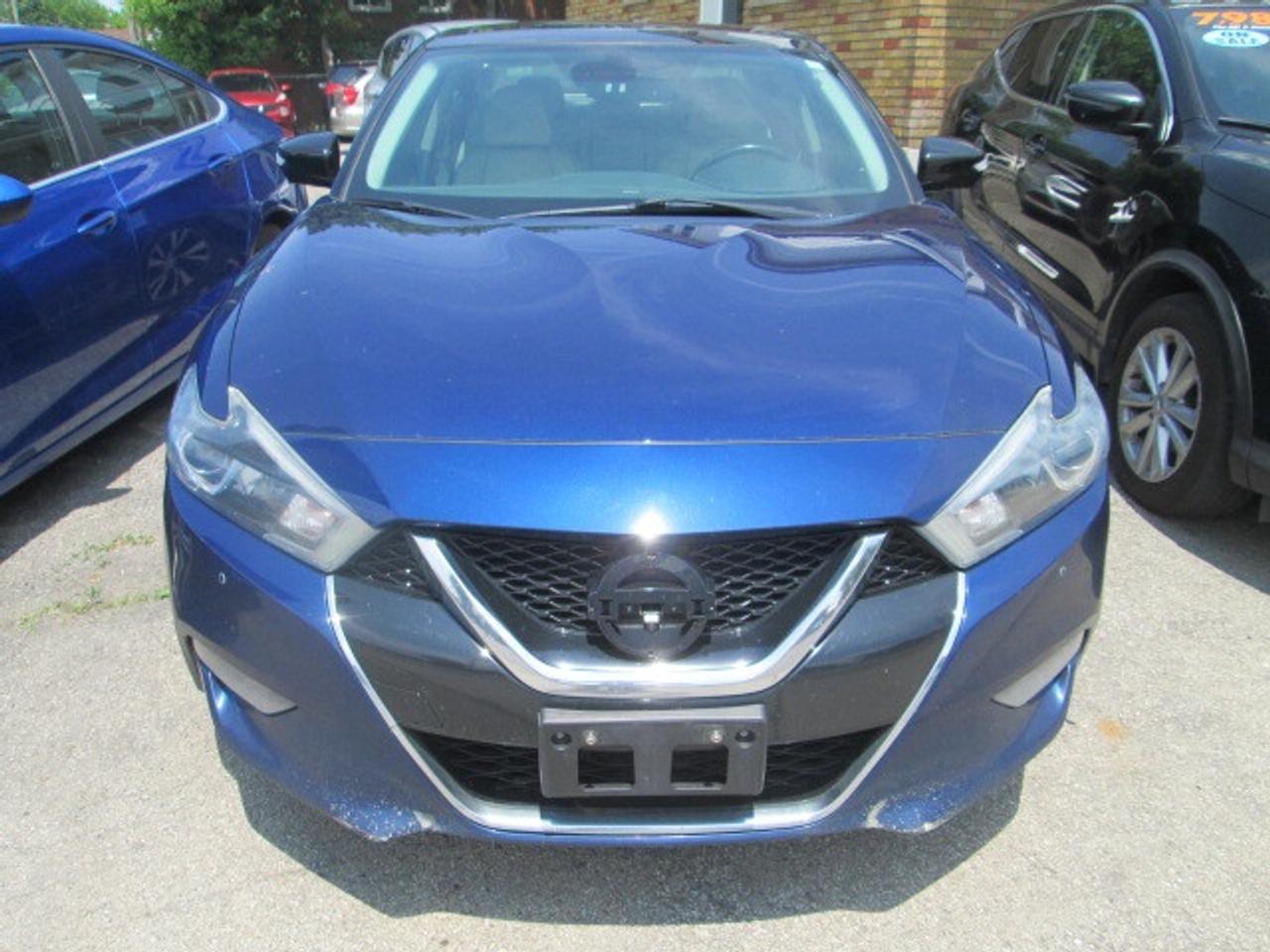 2018 Nissan Maxima Platinum Sedan, Leather, Sunroof, Navigation Photo