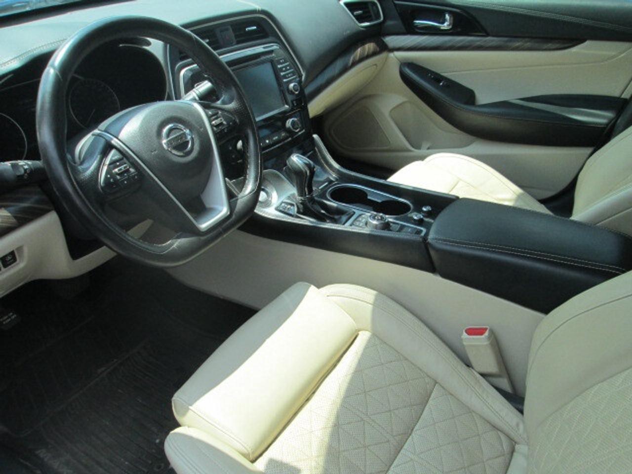 2018 Nissan Maxima Platinum Sedan, Leather, Sunroof, Navigation Photo