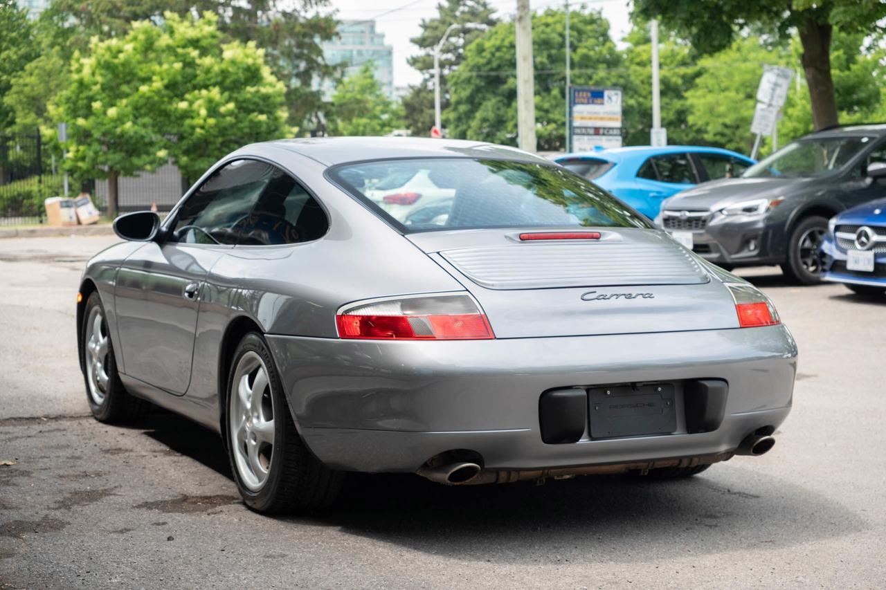 2001 Porsche 911 Carrera Coupe Photo3