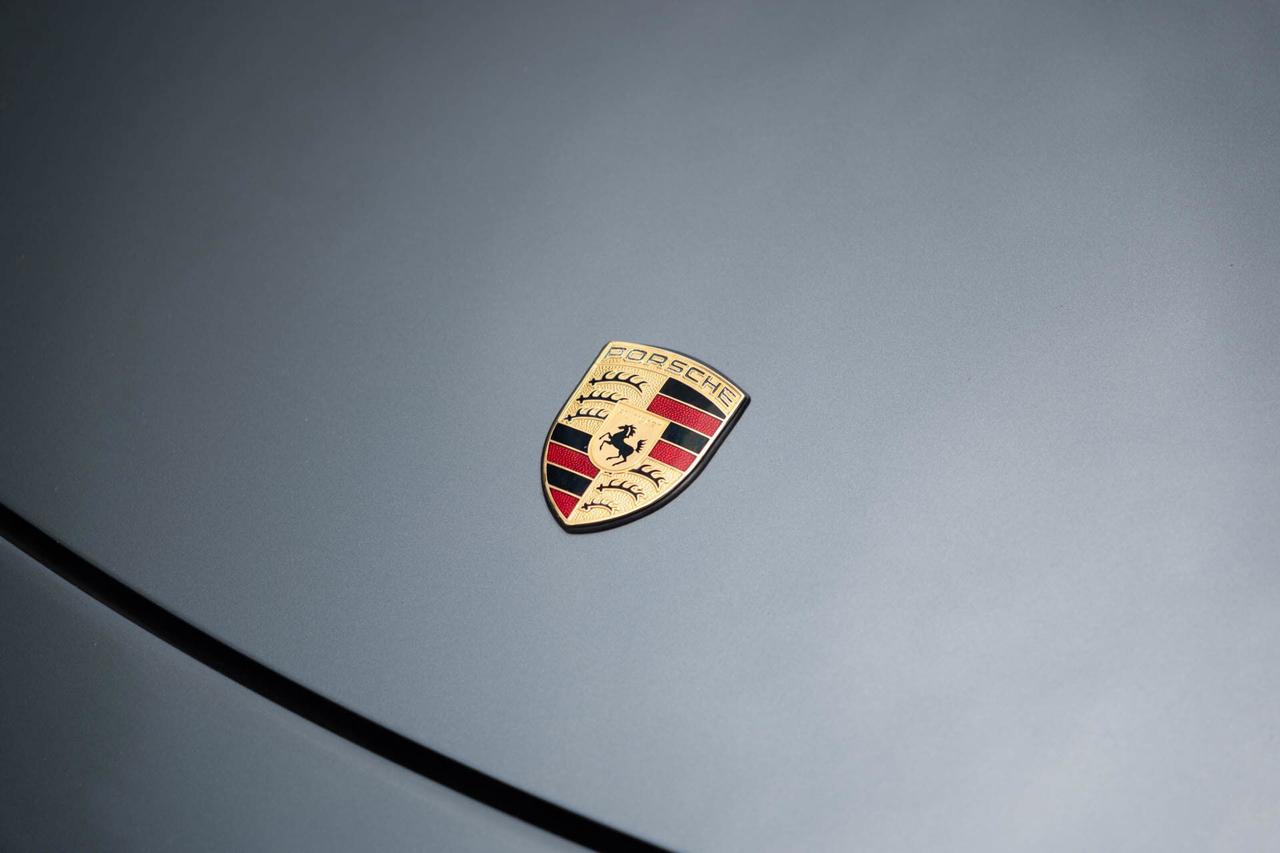 2001 Porsche 911 Carrera Coupe Photo