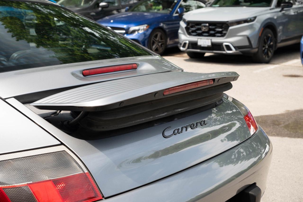 2001 Porsche 911 Carrera Coupe Photo