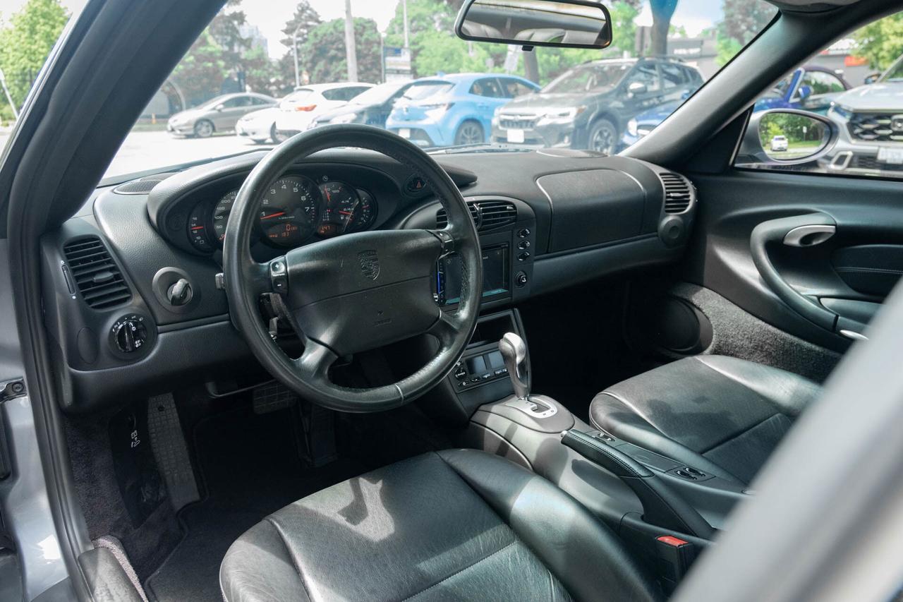 2001 Porsche 911 Carrera Coupe Photo