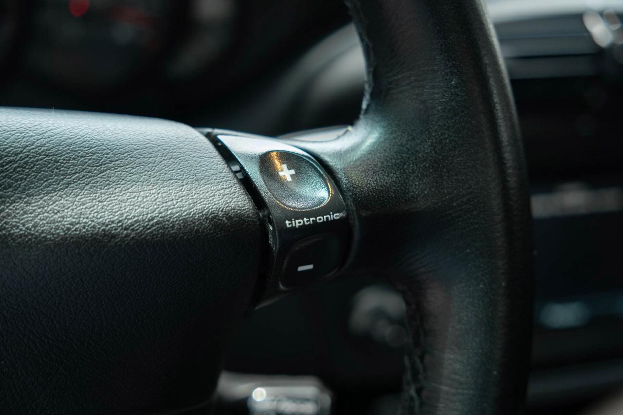 2001 Porsche 911 Carrera Coupe Photo