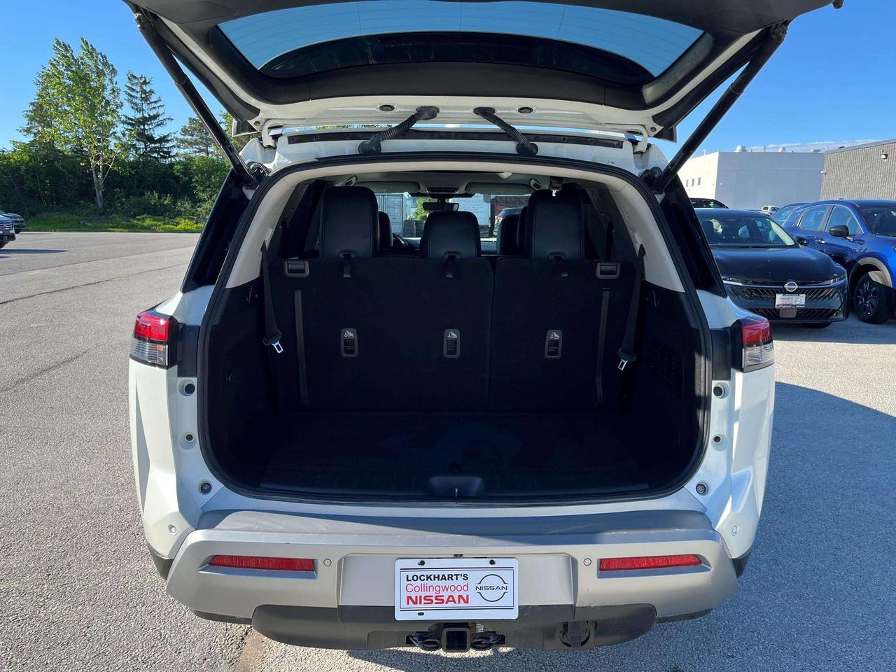 2023 Nissan Pathfinder SL 4WD Photo