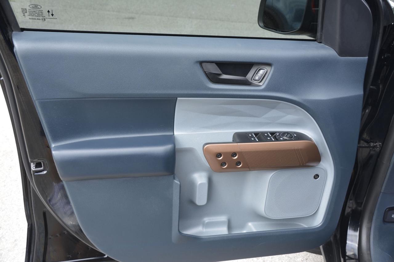 2024 Ford Maverick Lariat Photo